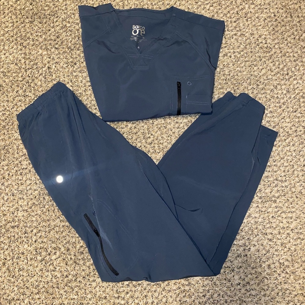 Barco One Mens Scrubs Set